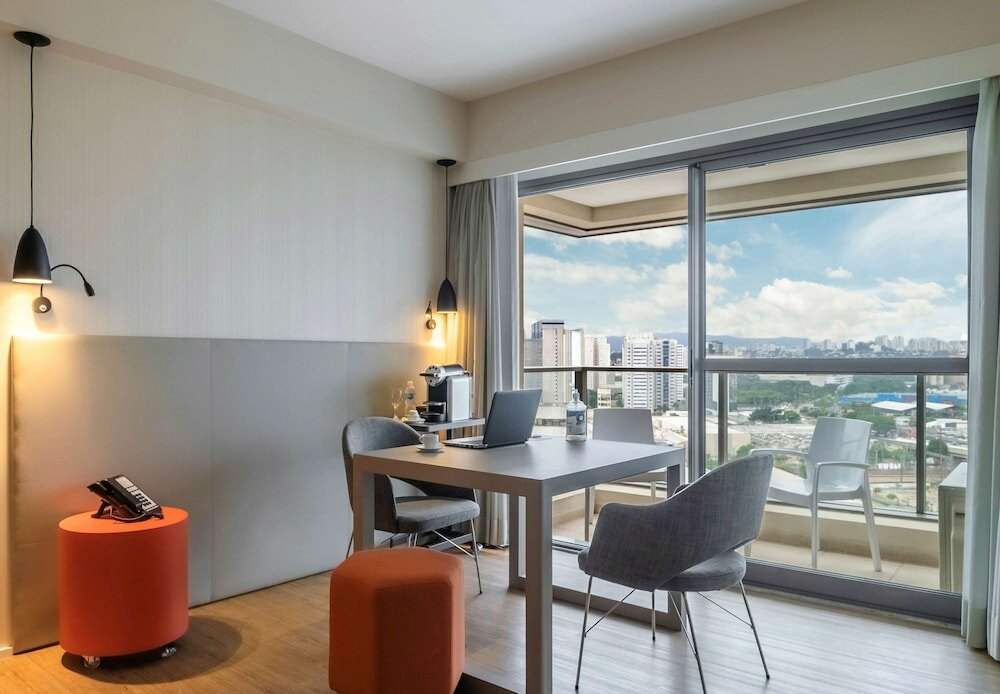 Фото Novotel Porto Alegre Tres Figueiras Hotel