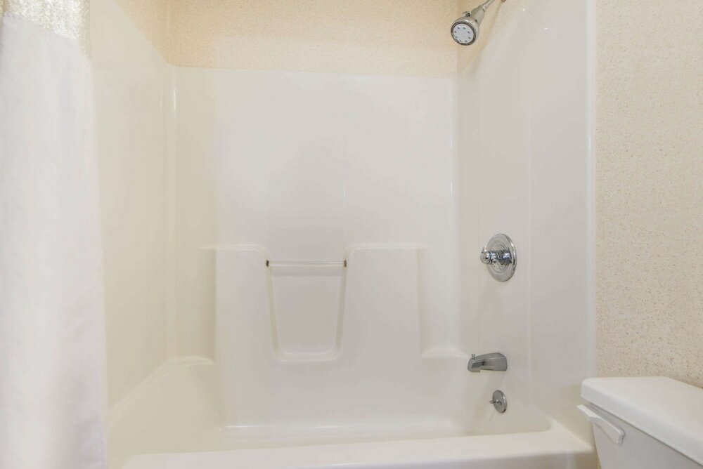 Фото Baymont by Wyndham Pella