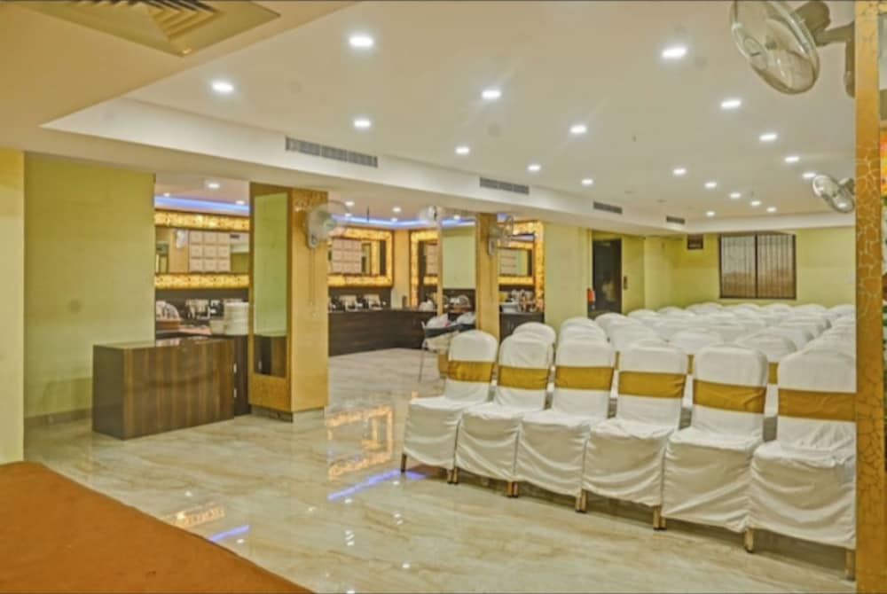 Фото Goroomgo Tulsi Aangan Patna