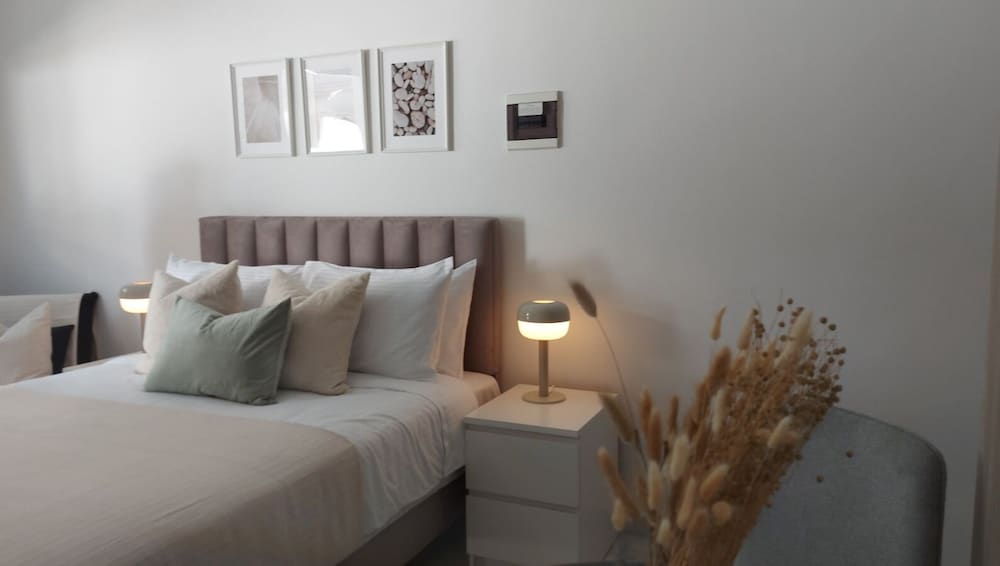 Фото Phaedrus Living: Alkminis Seaside Luxury Flat 01