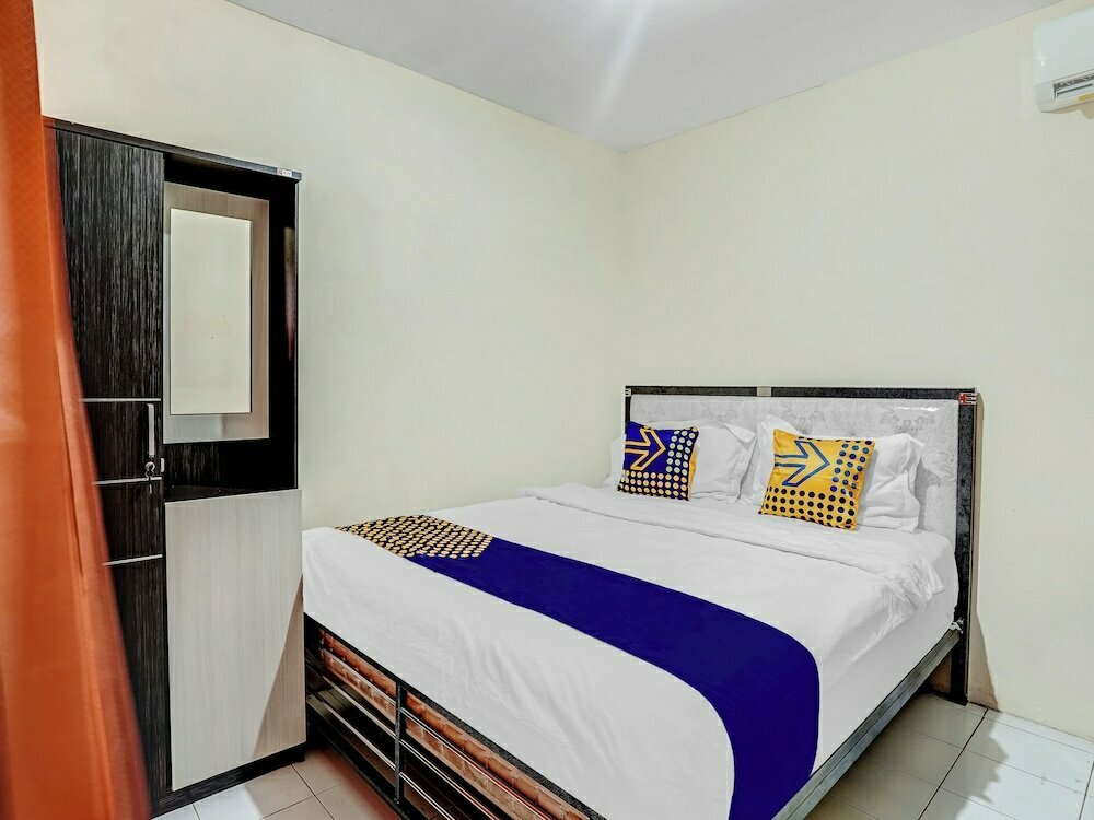 Hotel Spot On 90148 Gosepa Mayjend Sungkono, Surabaya, photo