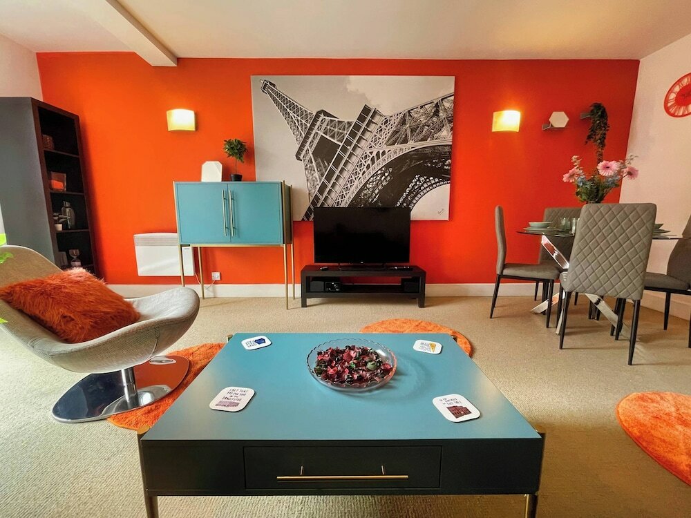 Фото City Centre 1 Bedroom Apartment