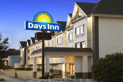 Гостиница Days Inn by Wyndham Calgary Northwest в Калгари