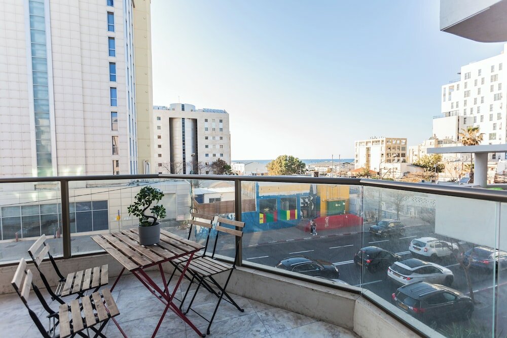 Фото HaYarkon Apartments