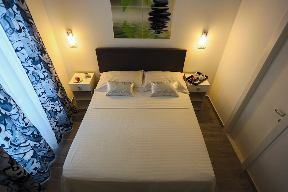 Фото Luxury Garden Rooms