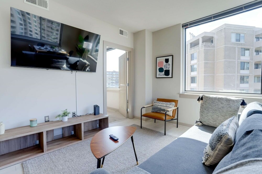 Фото Trendy n Exclusive Apto at Crystal City