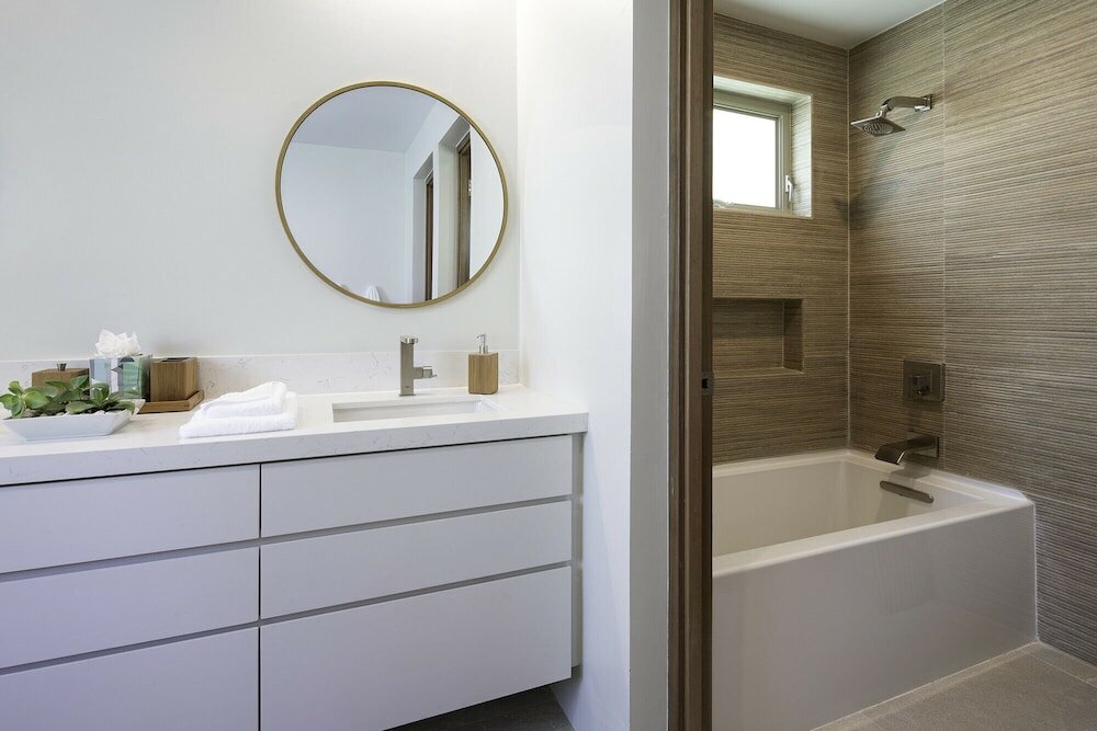 Фото Fabulous 5 Bedroom Beachfront Villa