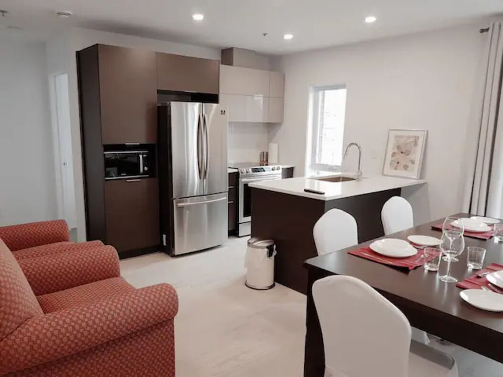 Фото 2001 AV. Beaconsfield