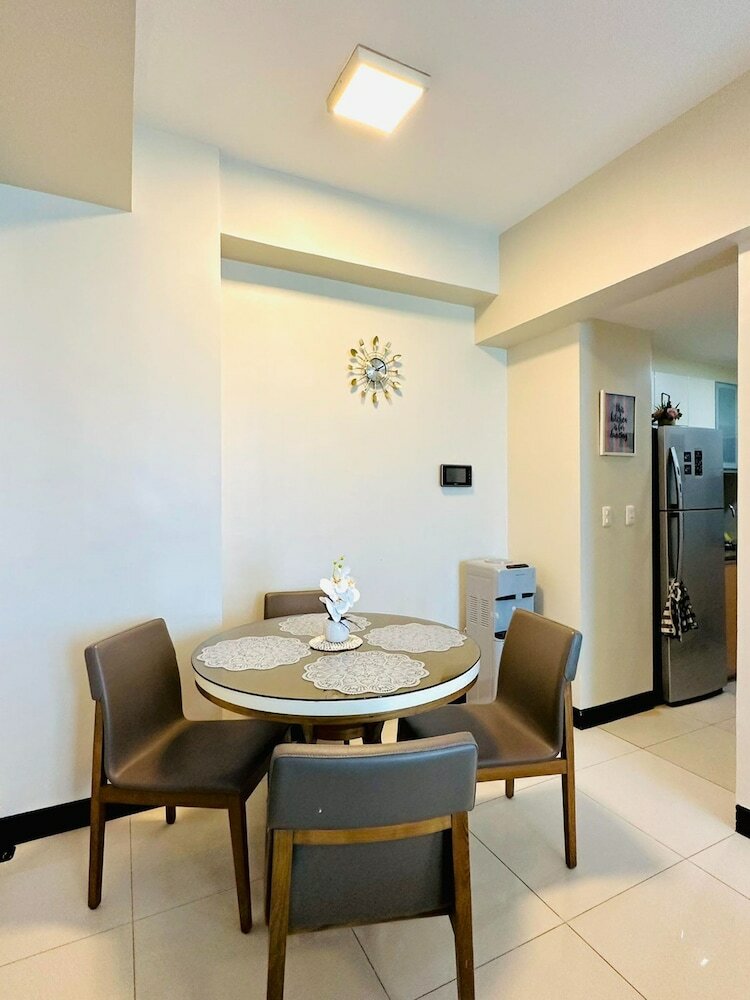 Фото Mactan Newtown C by HiveRooms