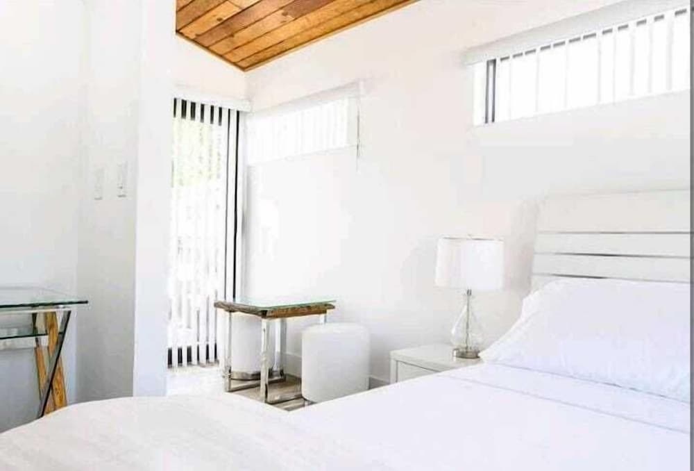 Фото Townhouse Coconut Grove - Miami