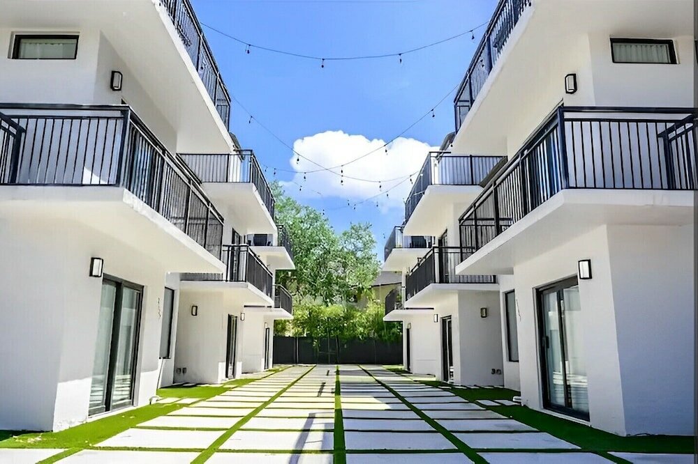 Фото Townhouse Coconut Grove - Miami