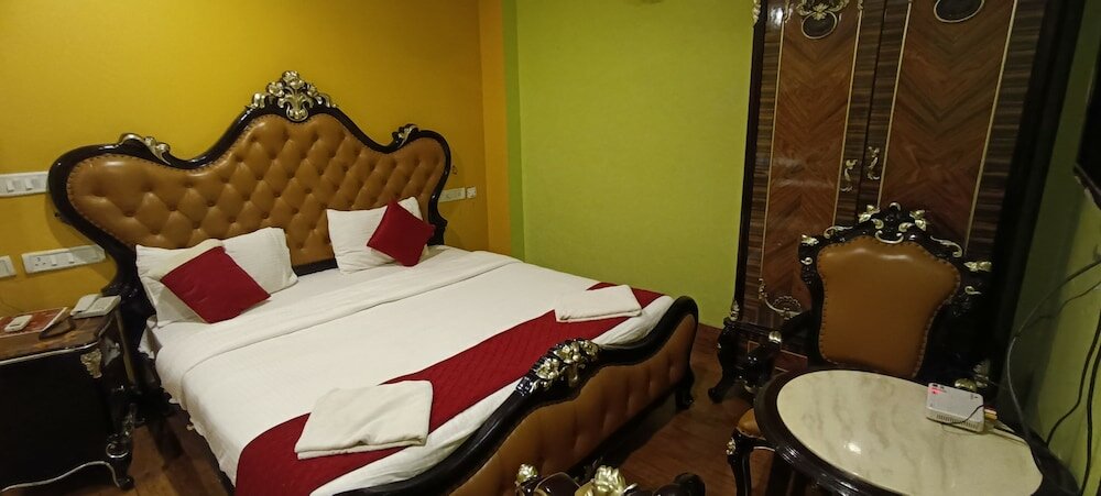 Фото N k Grand Days hotel