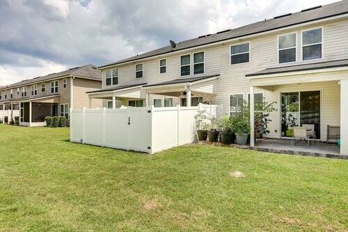 Гостиница Orange Park Townhome Vacation Rental w Patio! в Джэксонвилле