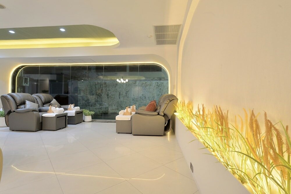 Фото Tori Crown Hotel