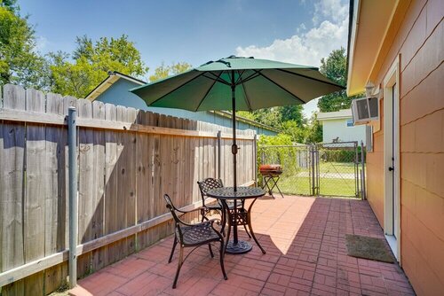 Гостиница Lake Charles Vacation Rental w Private Patio! в Лейк-Чарльзе