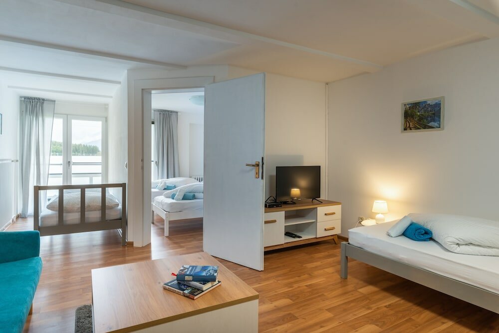 Фото Alpine Hostel Appartements