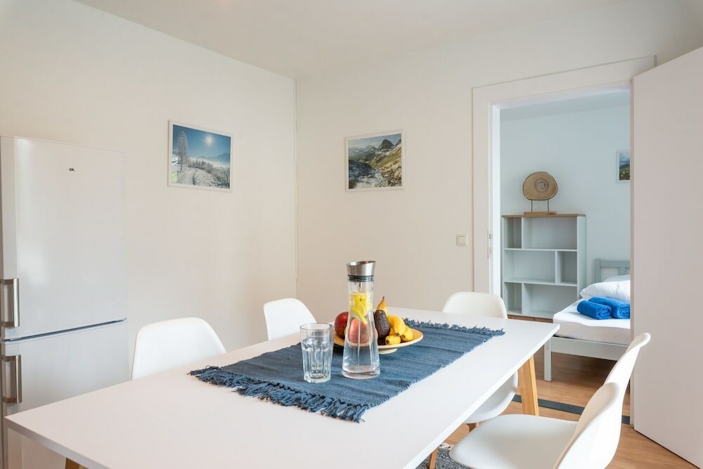 Фото Alpine Hostel Appartements