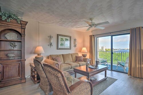 Гостиница Indian Shores Condo w Dock & Beach Access!