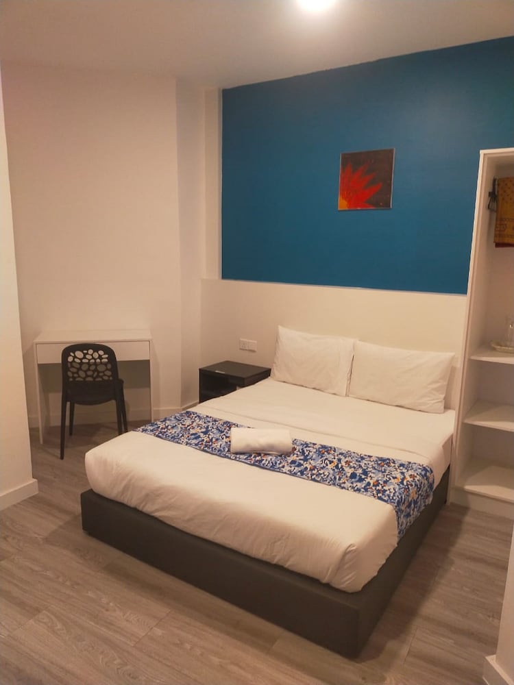 Фото Oyo 90832 Hotel Apsara Temerloh Gateway