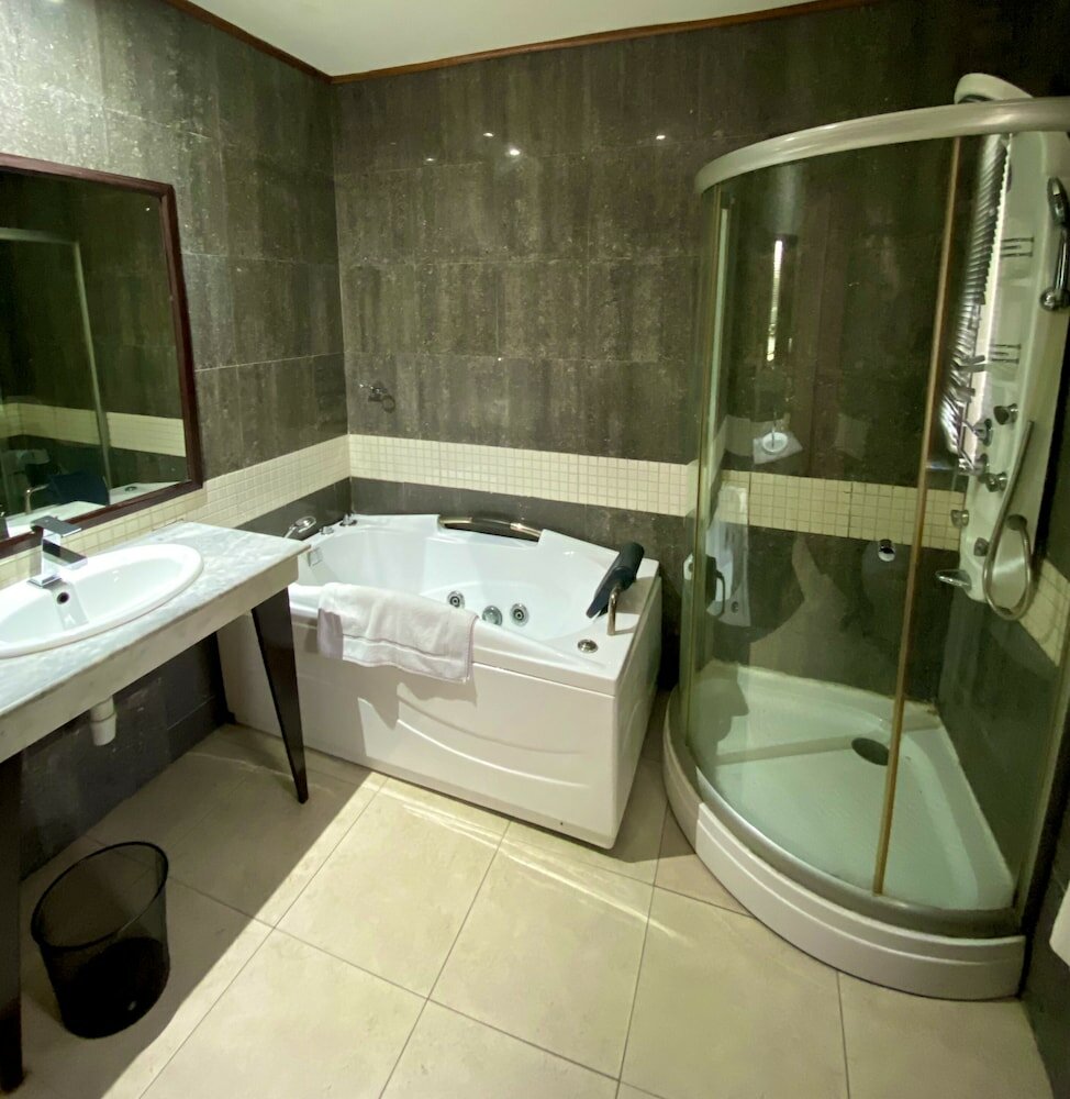 Фото La Cour - Hotels