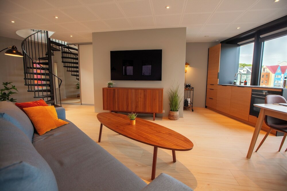 Фото Stunning Marina View - Brand New - City Center