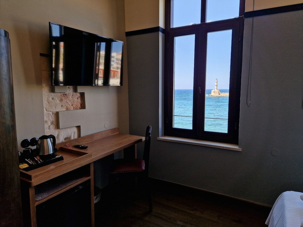 Фото Mosaic Venetian Harbour Suites