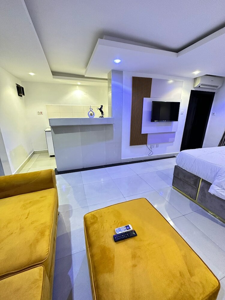 Фото Msquare Apartment Ikoyi