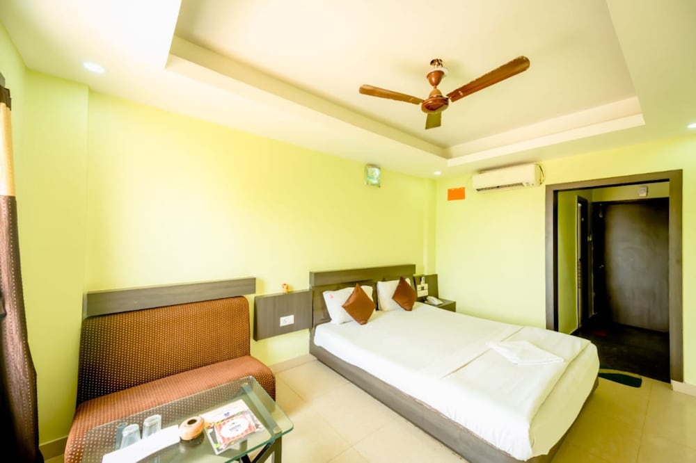 Фото Goroomgo Deep Ganga Inn Puri