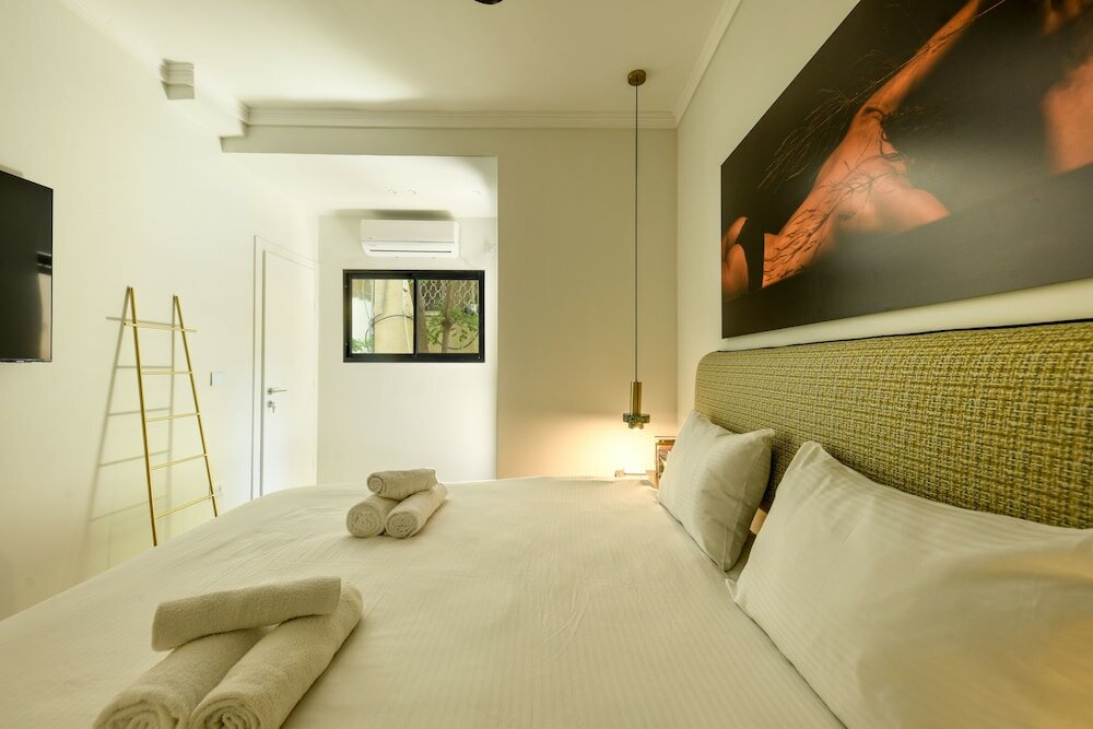 Фото Sophisticated Tel Aviv Retreat 1br Apt