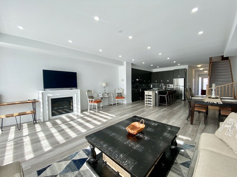 Фото Luxurious Waterfront Residence