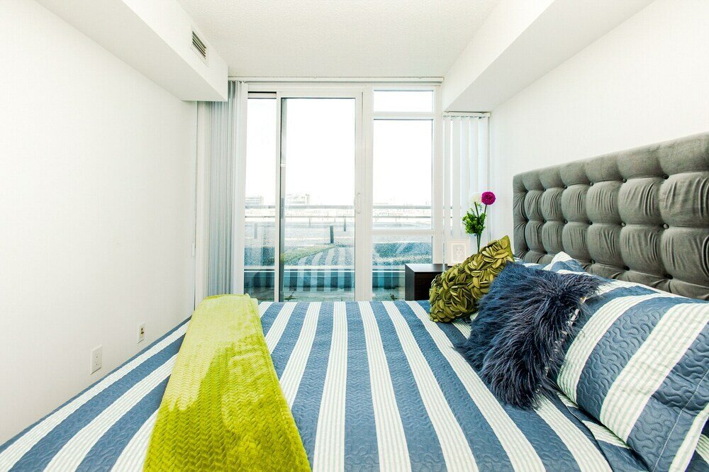 Фото SkyTree - Condos in Heart of Downtown