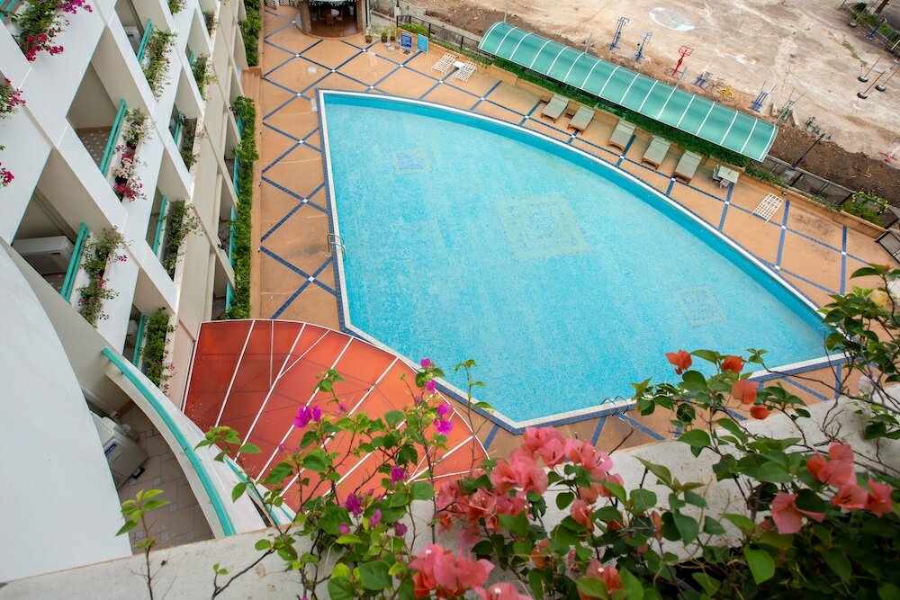 Фото Surin Majestic Hotel