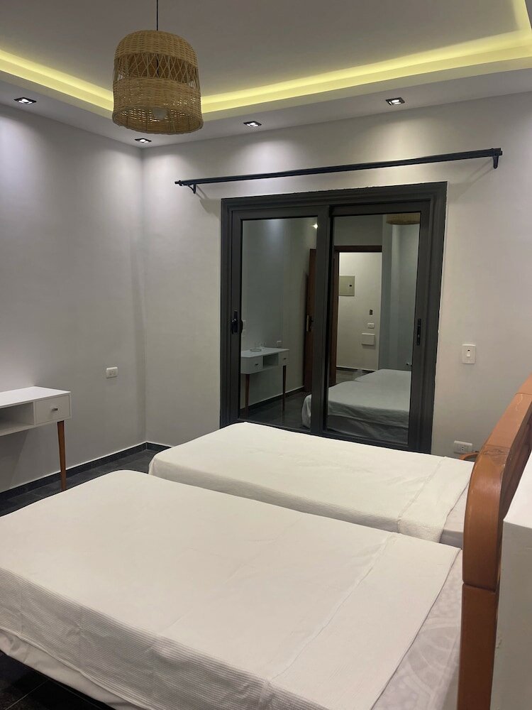 Фото Travelholic Auc Residence