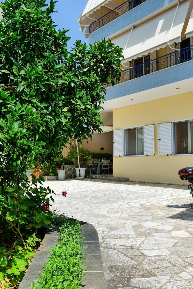 Фото Elidon Apartments