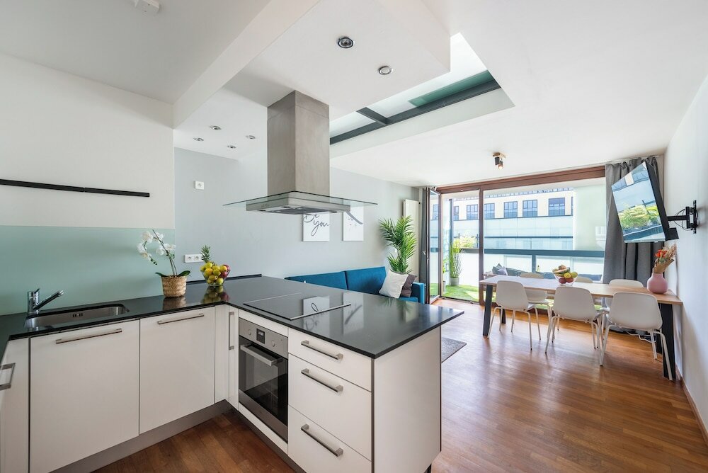 Фото Four bedroom apartment in Prague