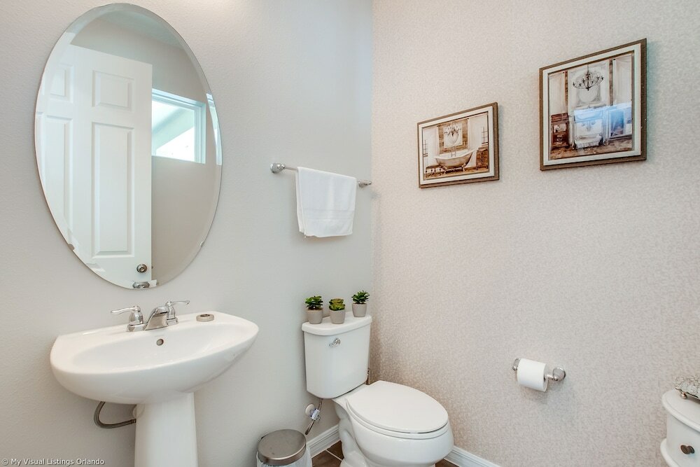 Фото Spectacular 6 Bedroom 5 Bathroom House