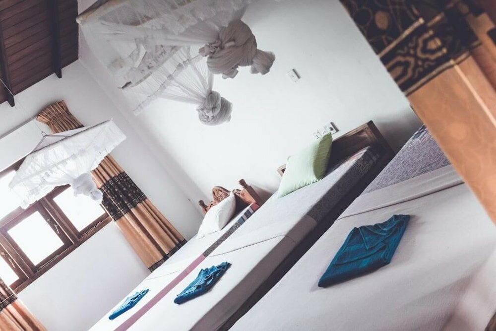 Фото Rupa's Hotel Arugambay