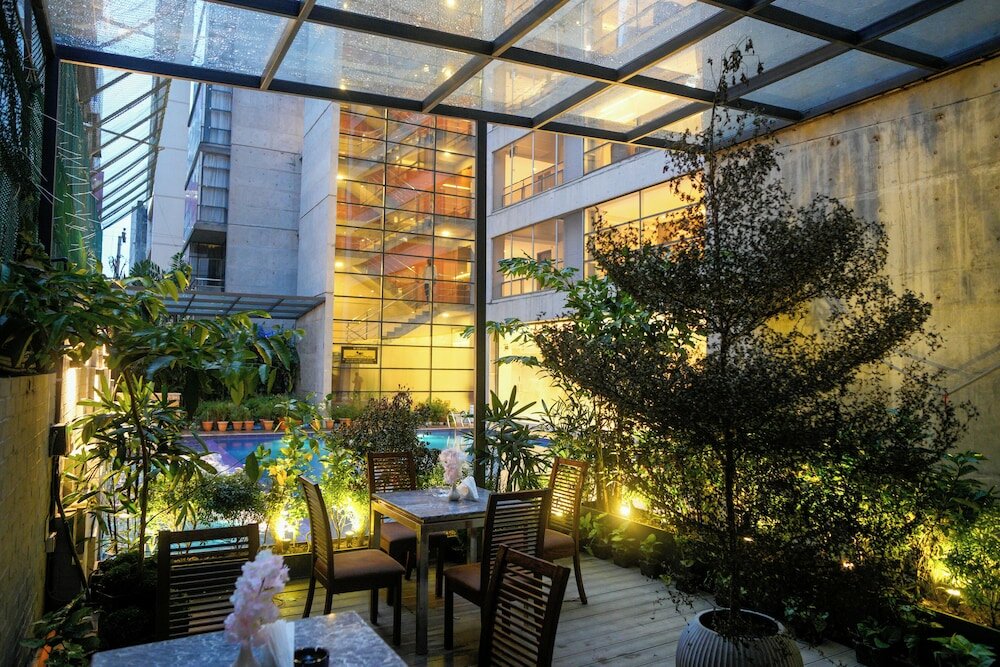 Фото Отель Lakeshore Heights