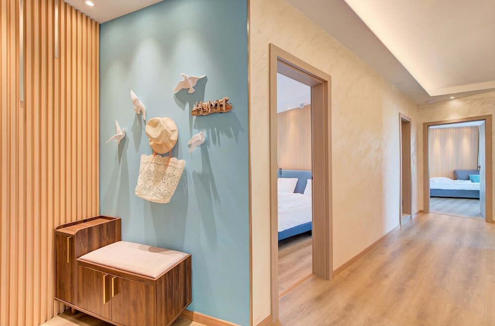 Фото Marty's Beachfront Smart Homes