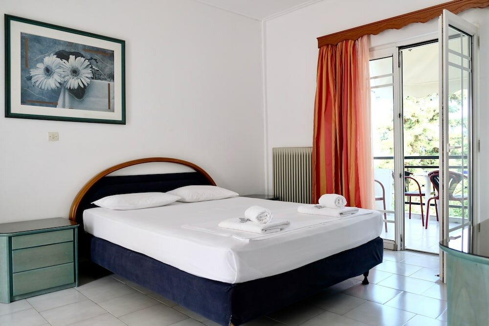 Фото Dennis Hotel