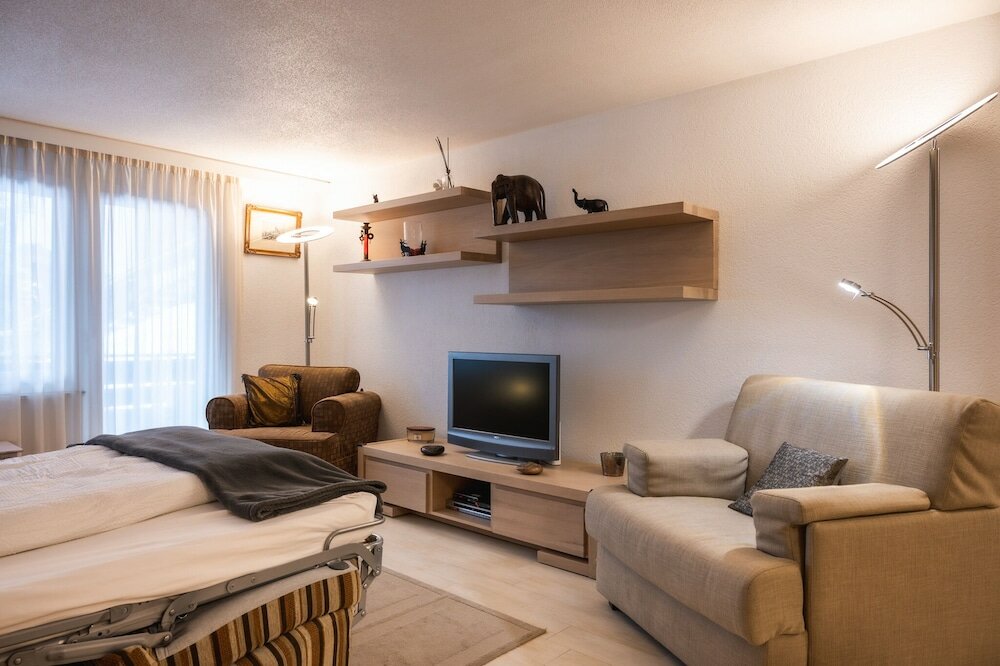 Фото Snowflake family apart. Ski in& out