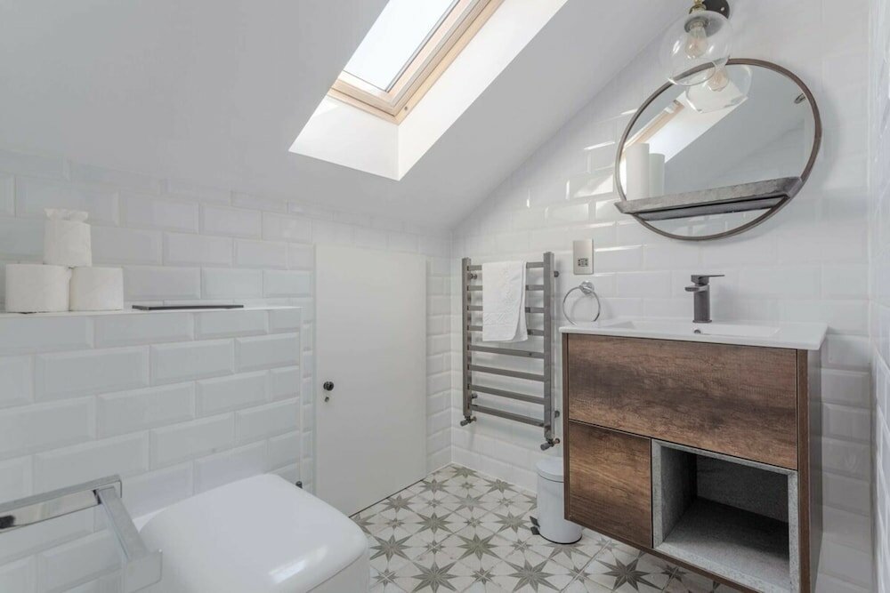 Фото Stunning 3 Bedroom 2 Bath in Fantastic Location