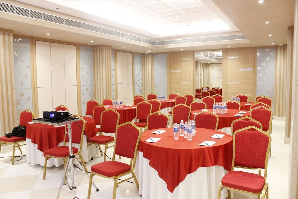 Фото Hotel Swati Deluxe