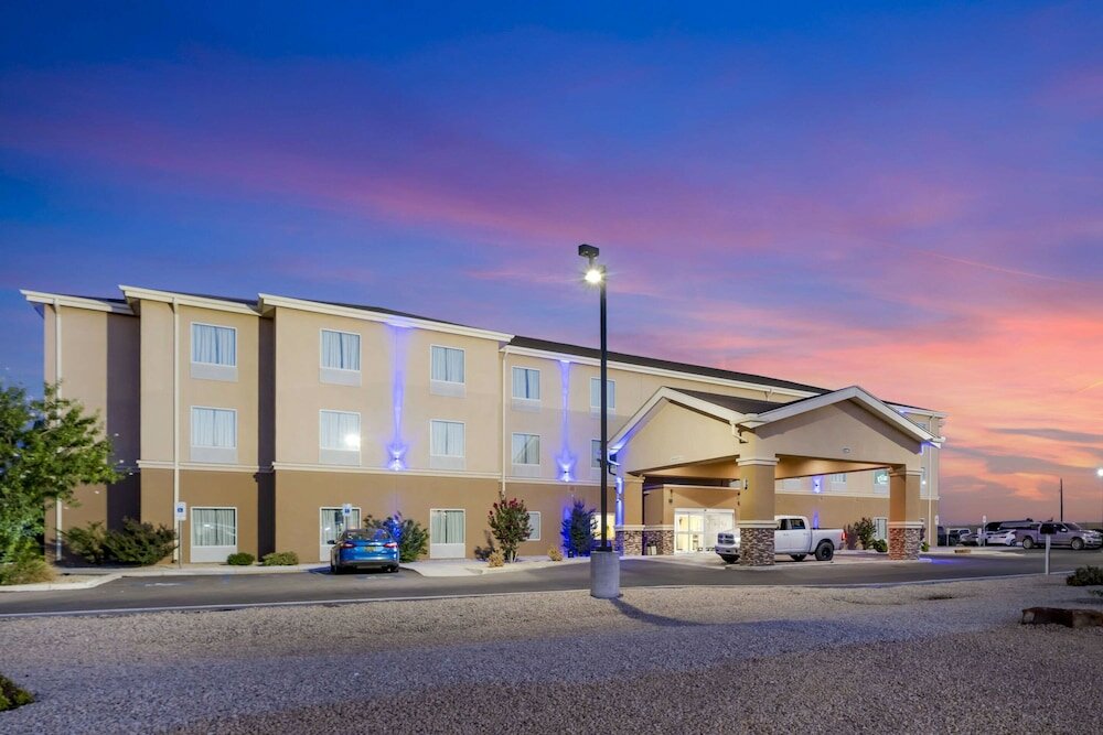 Фото Quality Inn & Suites Carlsbad Caverns Area