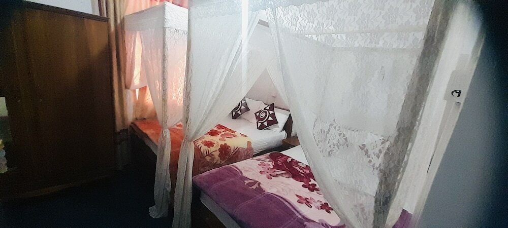 Фото Zion White House