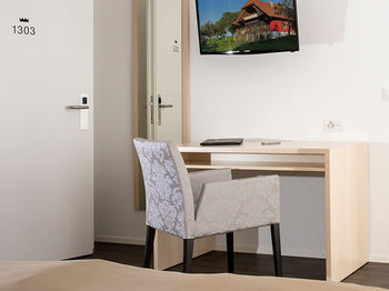 Фото Hine Adon Apart Hotel Bern-Airport