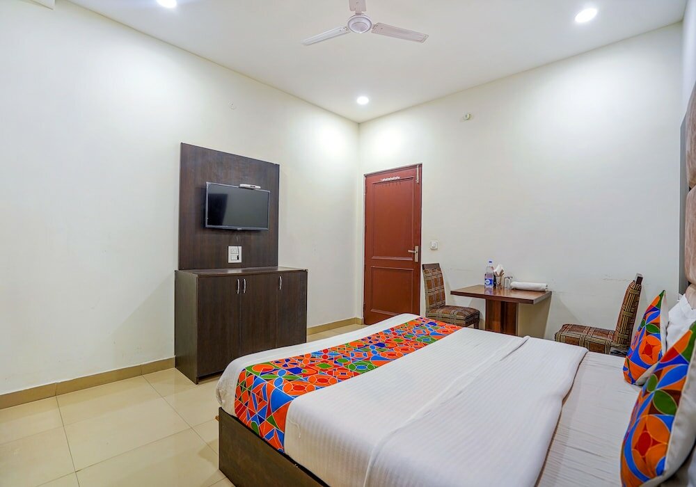 Фото Fabhotel Grand Inn