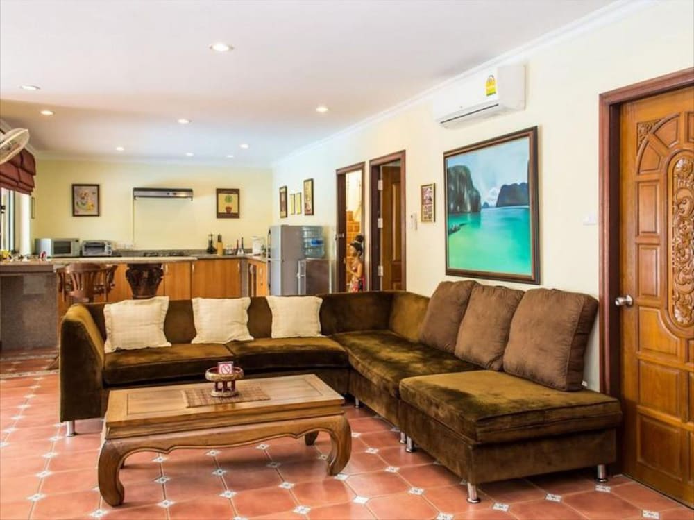 Фото Viewbor Villa - Pattaya Holiday House Walking Street