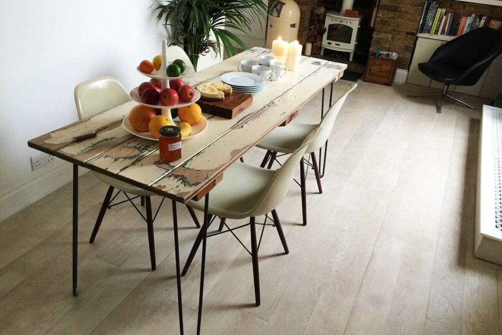 Фото Beautiful Canalside 1-bedroom Flat With Terrace