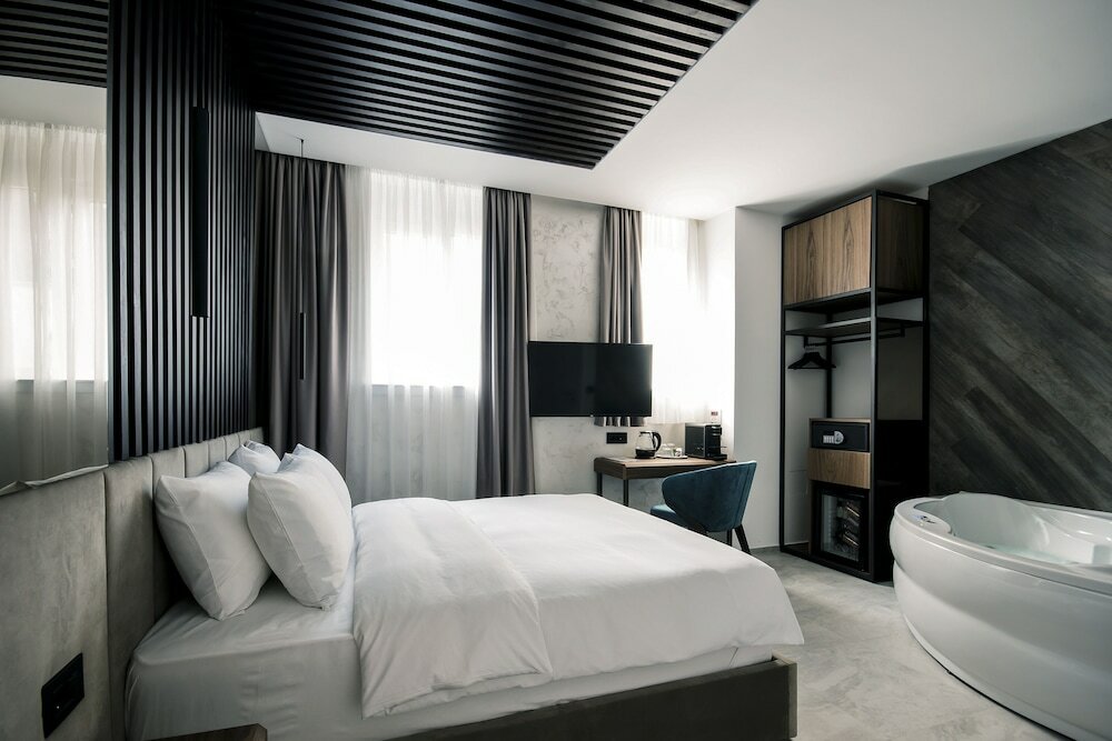 Фото The Location 